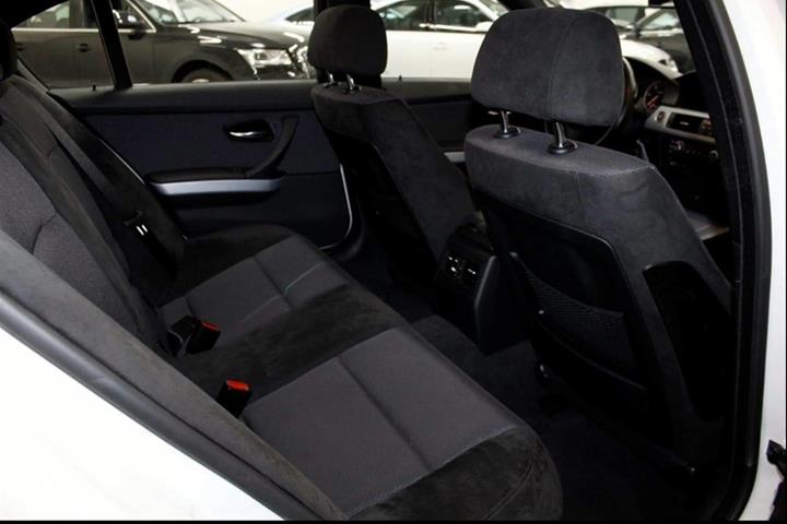 Hvid BMW 320d fra 2011