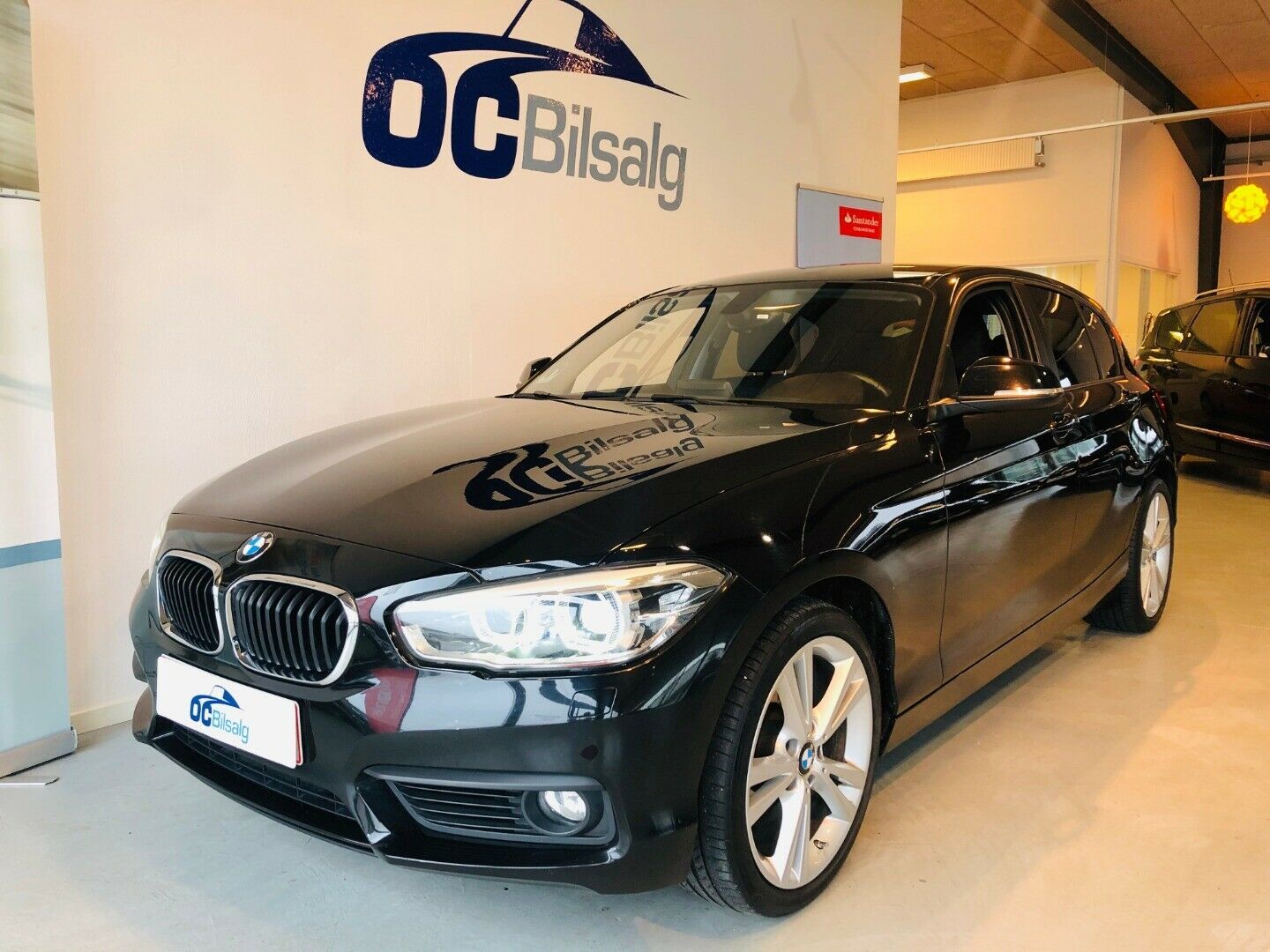 Sort BMW 118d fra 2016