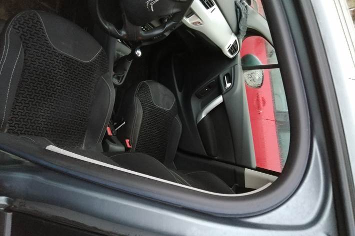 Grå Citroën C3 fra 2010