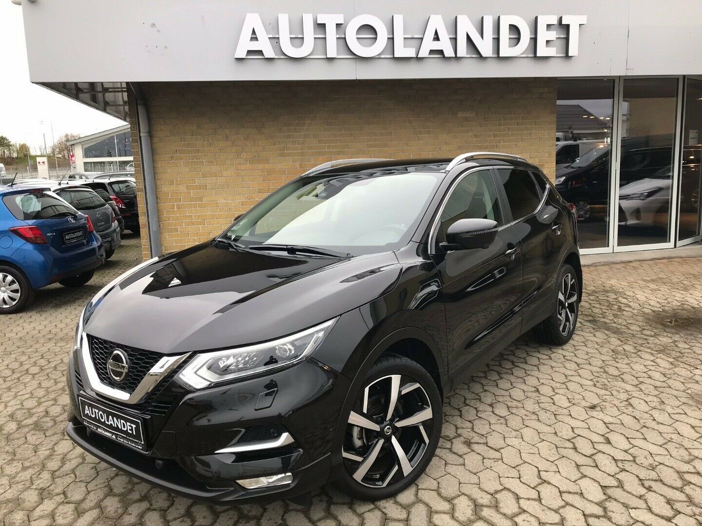 Sort Nissan Qashqai fra 2019