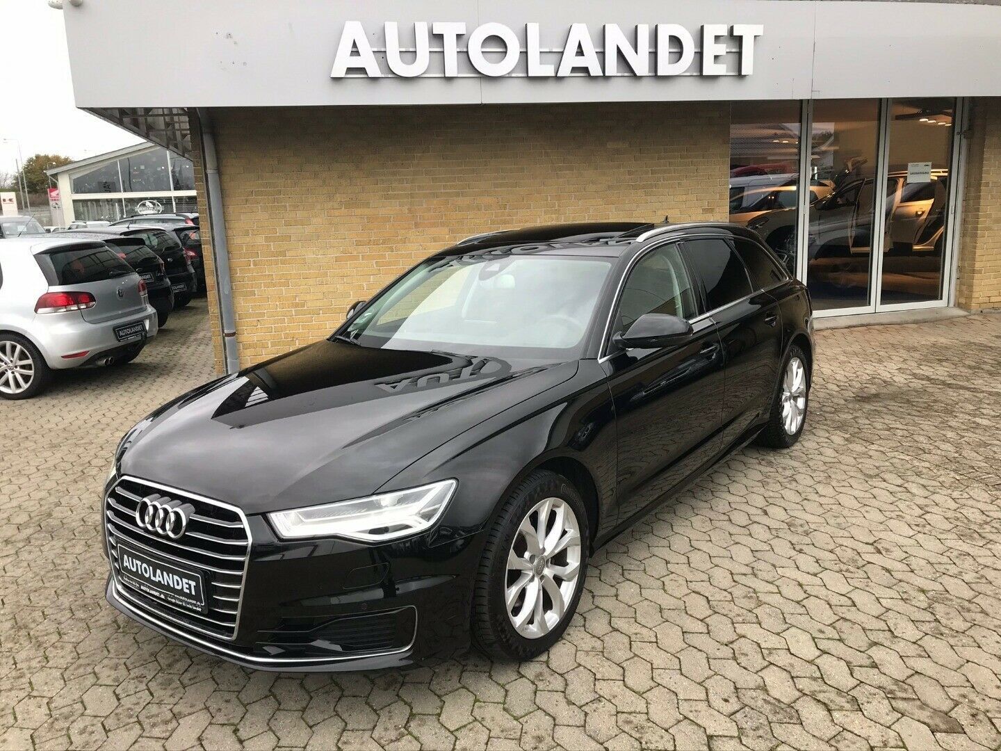 Grå Audi A6 fra 2016