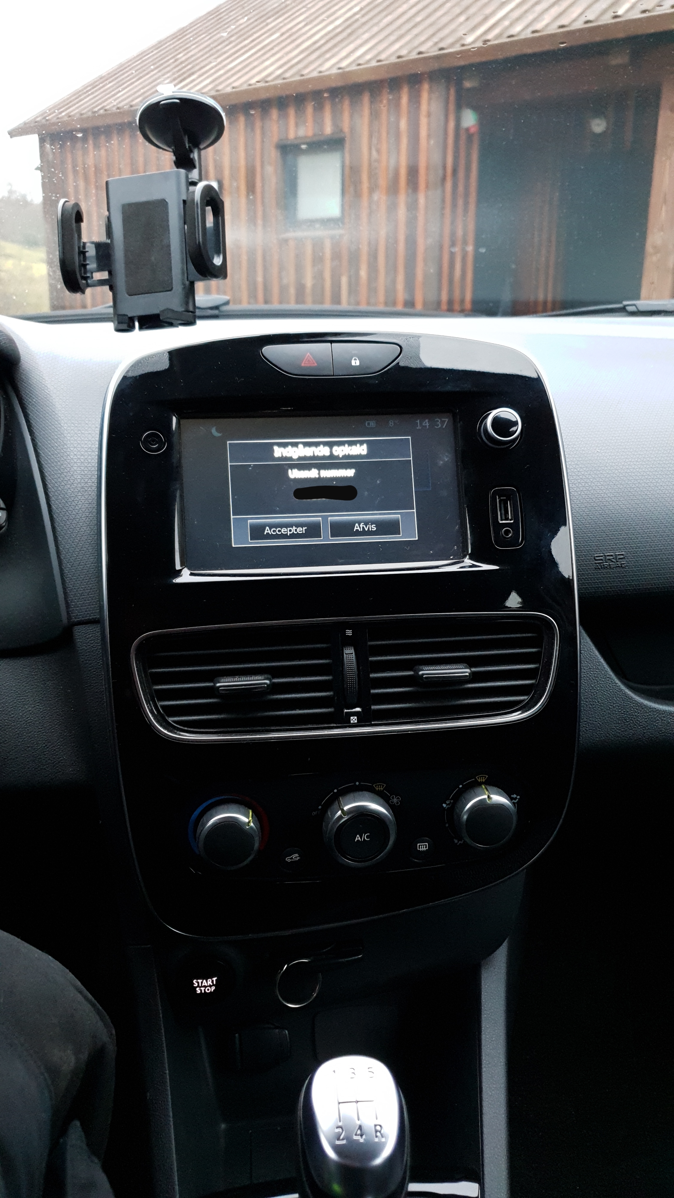 Hvid Renault Clio IV fra 2017