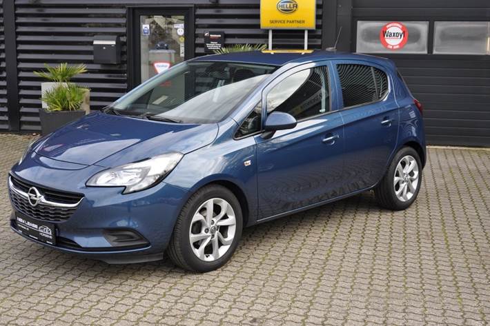 Blå Opel Corsa fra 2017