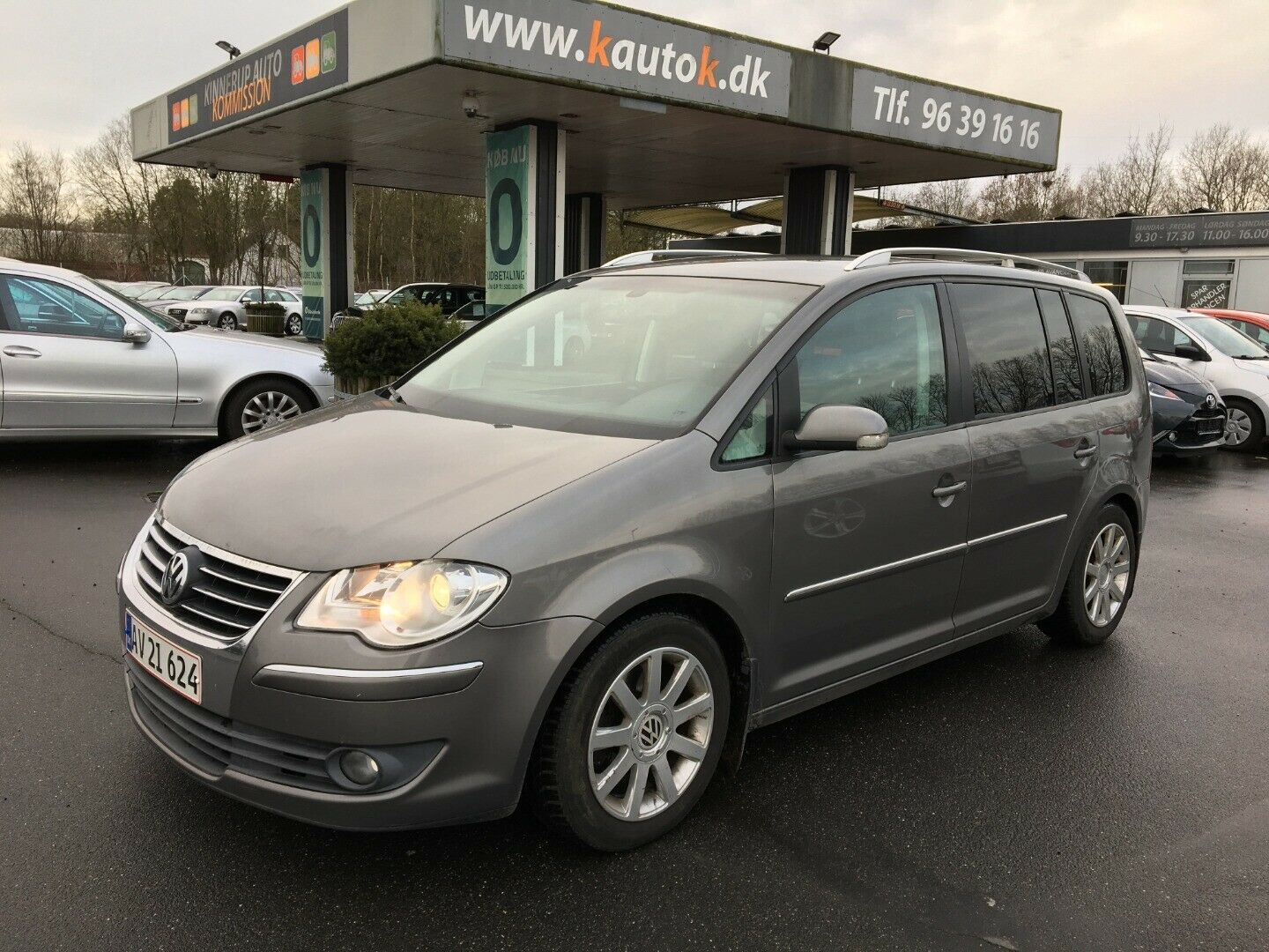 Hvid VW Touran fra 2007