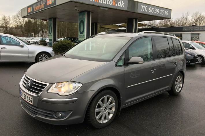 Hvid VW Touran fra 2007