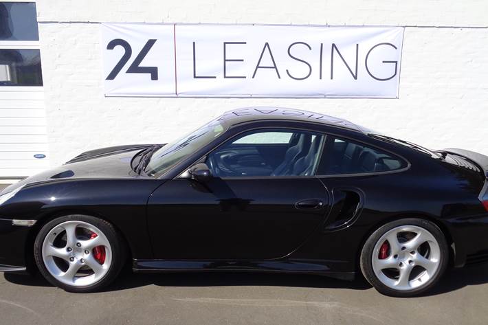 Sort Porsche 911 Turbo fra 2002