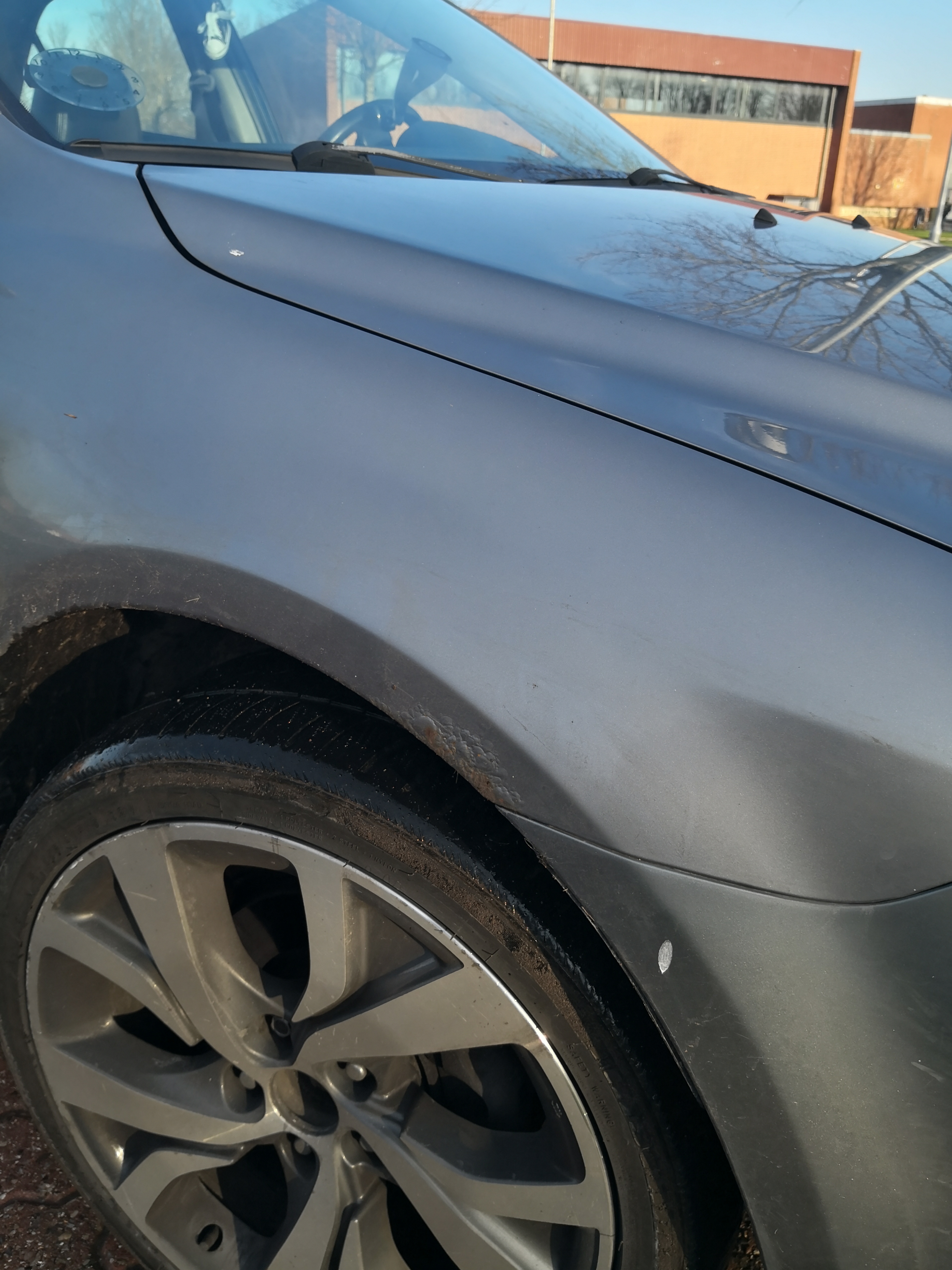 Grå Mazda 6 fra 2005