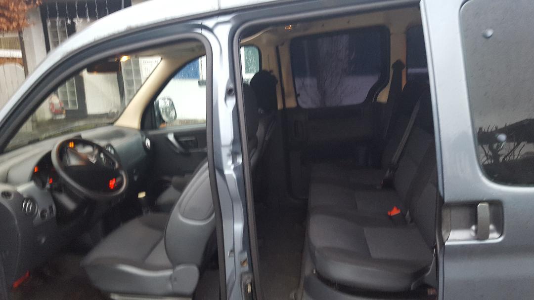 Grå Citroën Berlingo fra 2006