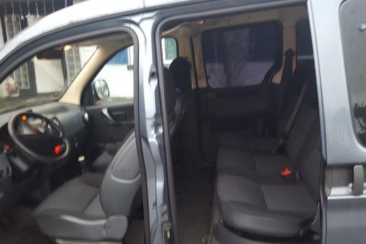 Grå Citroën Berlingo fra 2006