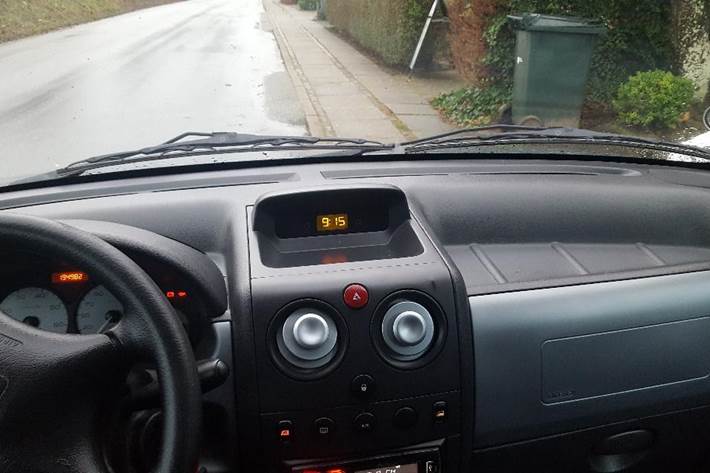 Grå Citroën Berlingo fra 2006