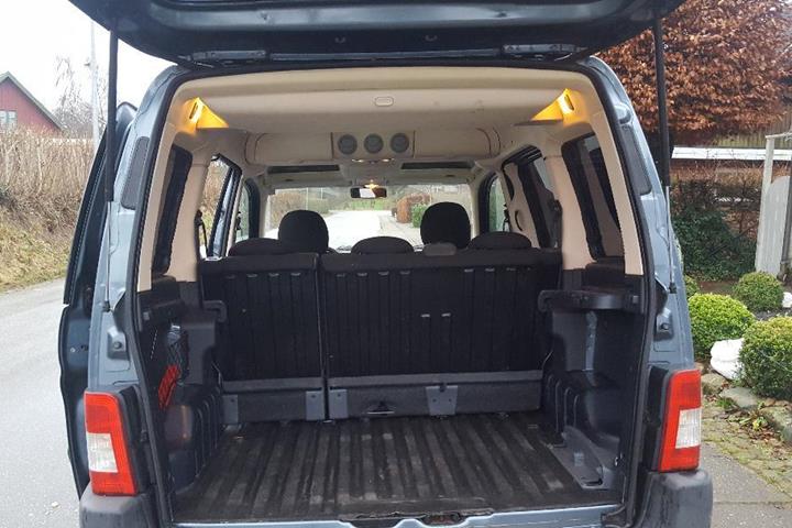 Grå Citroën Berlingo fra 2006