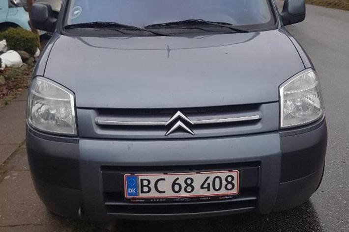 Grå Citroën Berlingo fra 2006