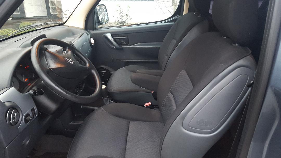 Grå Citroën Berlingo fra 2006