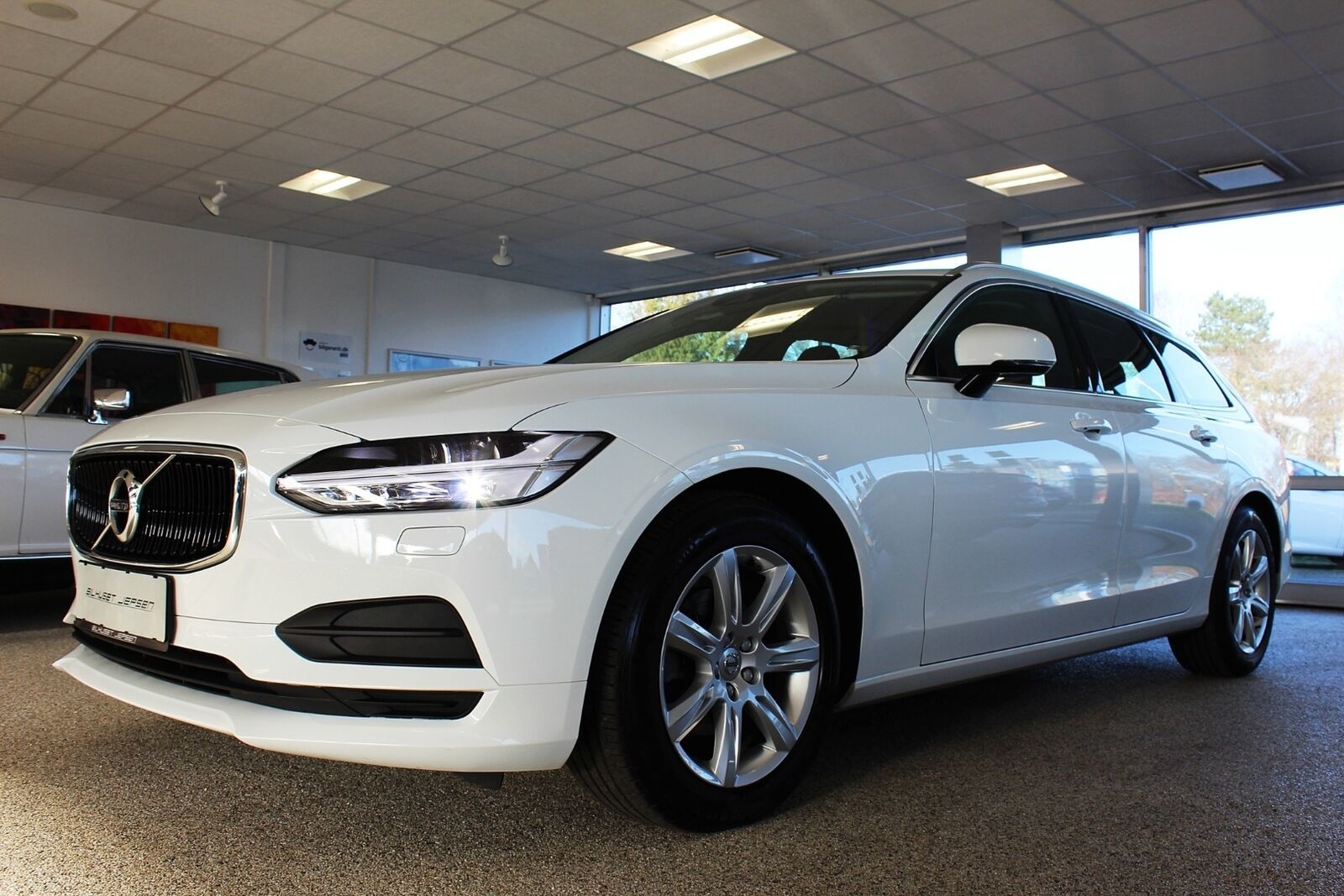 Hvid Volvo V90 fra 2018