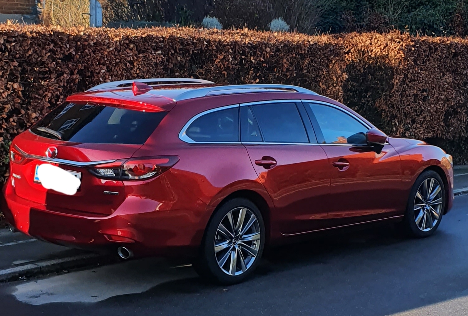 Rød Mazda 6 fra 2019