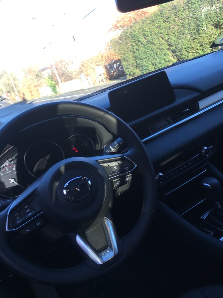 Rød Mazda 6 fra 2019