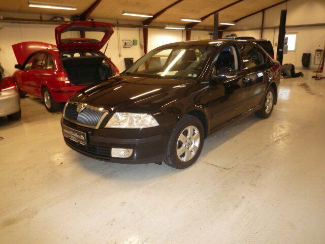 Sort Skoda Octavia fra 2007