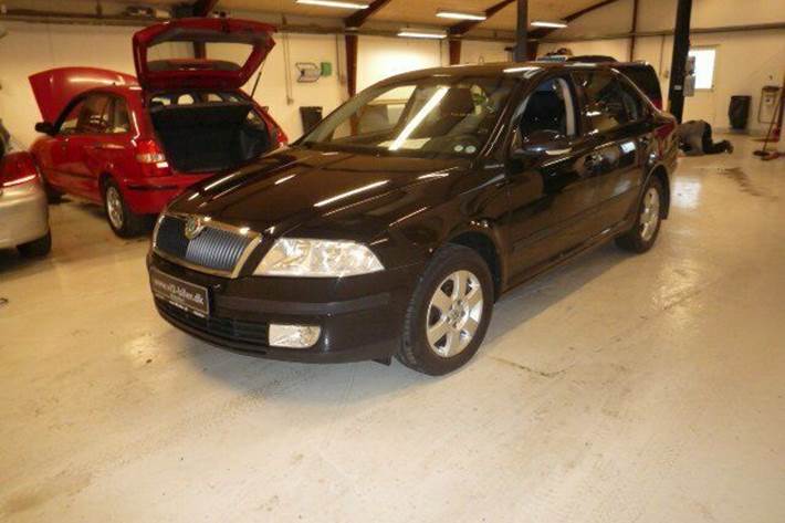 Sort Skoda Octavia fra 2007