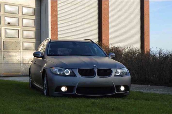 Sort BMW 320d fra 2008