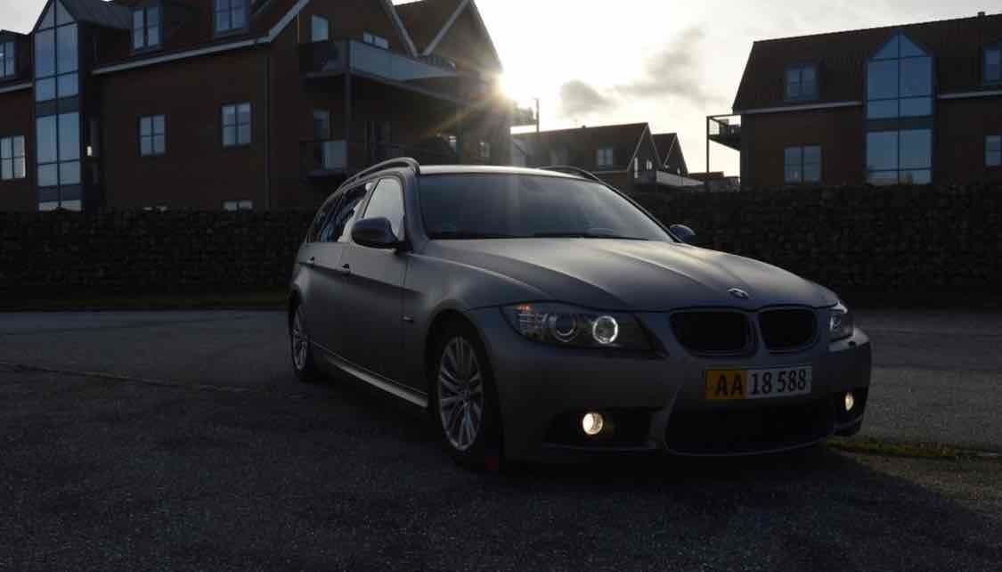 Sort BMW 320d fra 2008