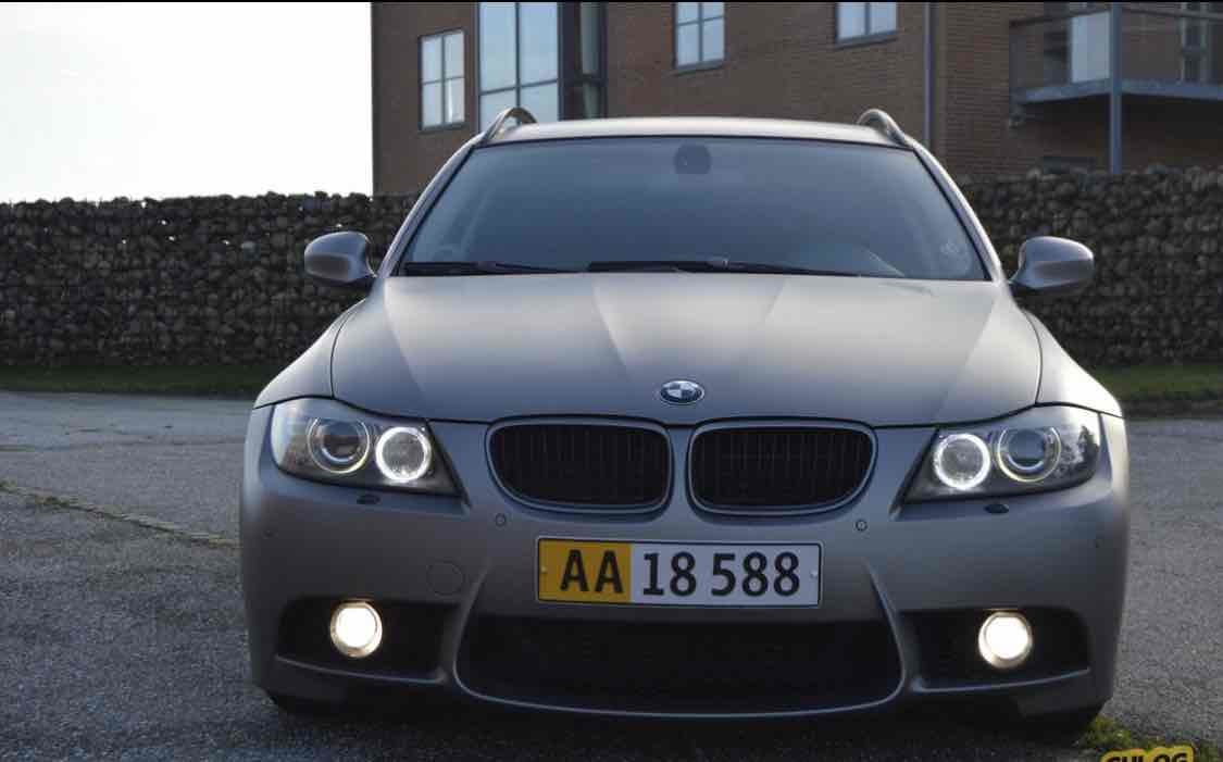 Sort BMW 320d fra 2008