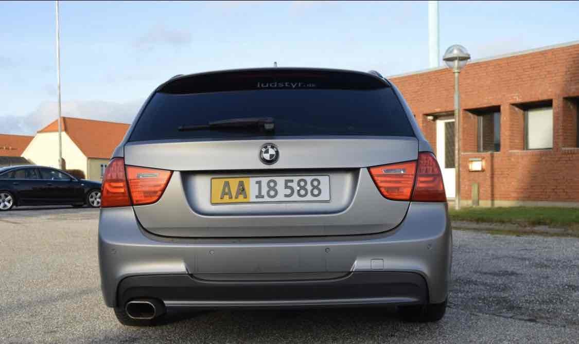 Sort BMW 320d fra 2008