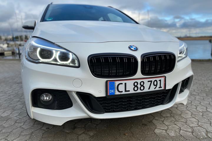 Hvid BMW 218d fra 2016