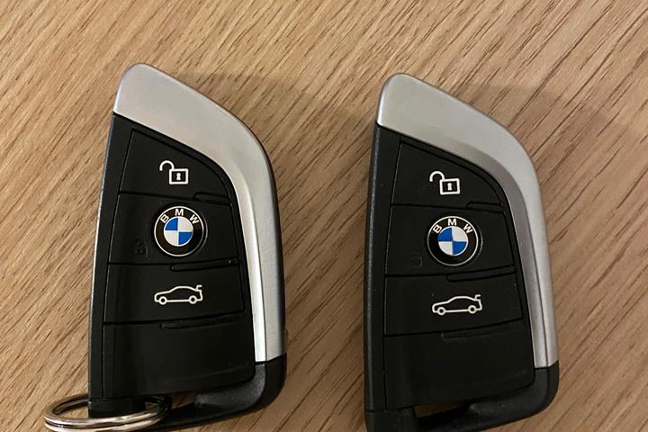 Hvid BMW 218d fra 2016