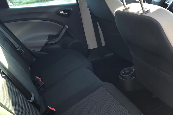 Grå Seat Ibiza fra 2016
