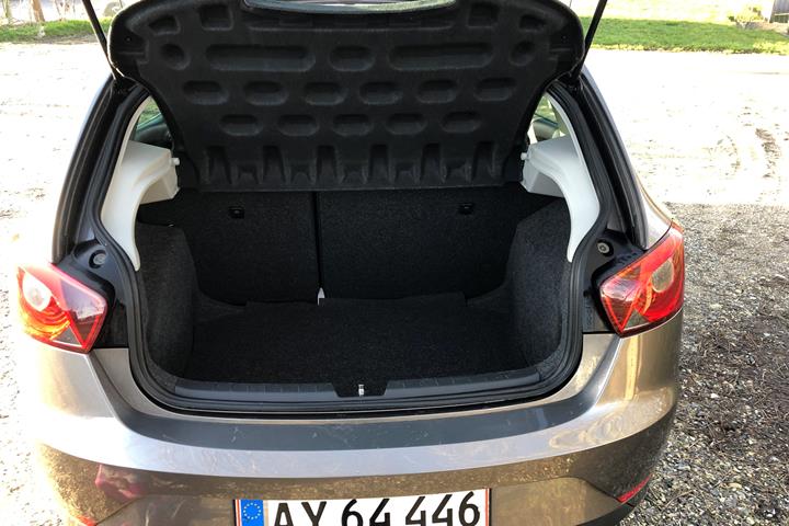 Grå Seat Ibiza fra 2016