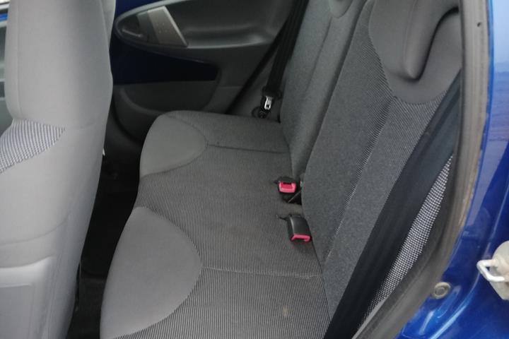 Blå Peugeot 107 fra 2007