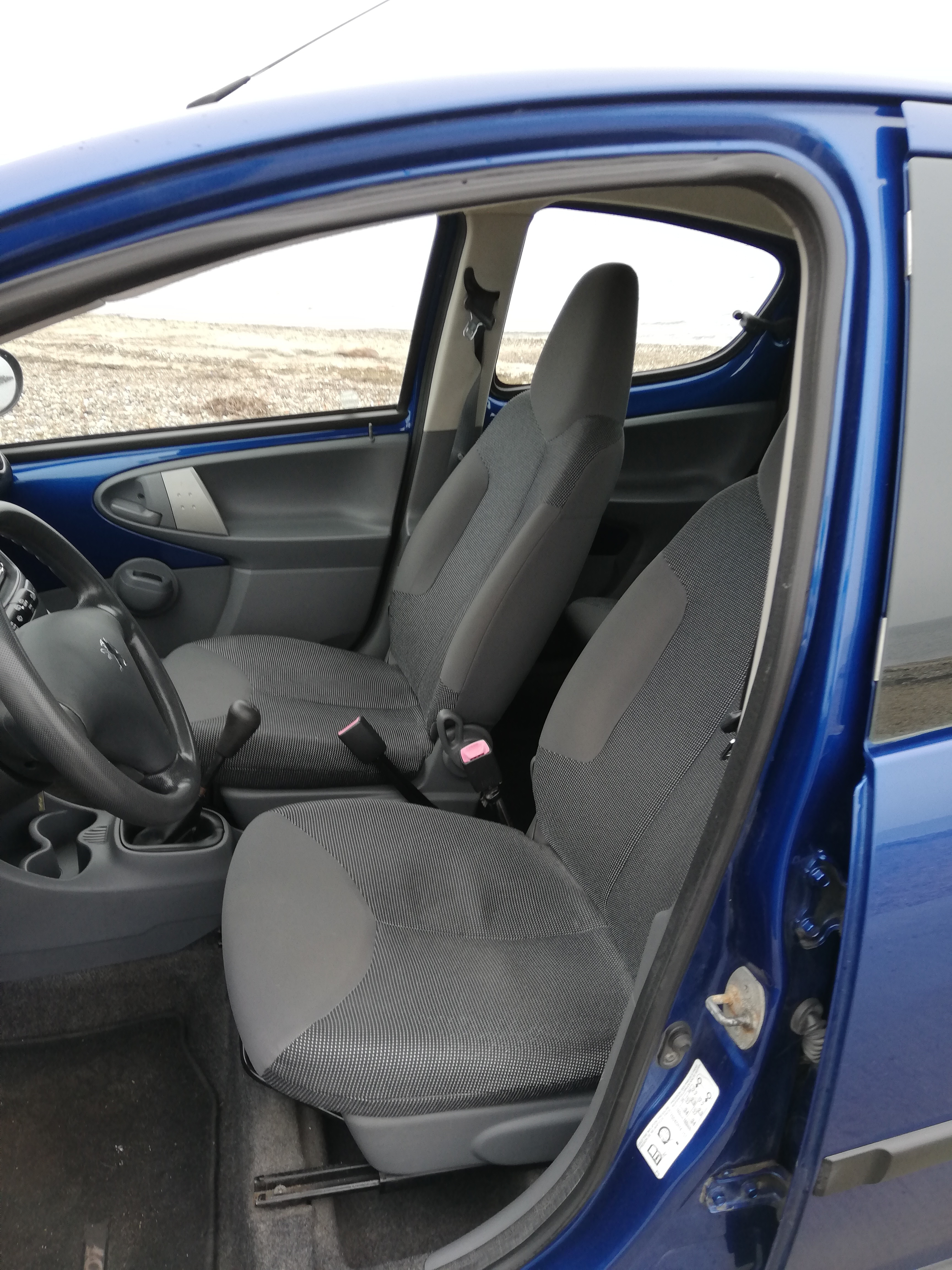 Blå Peugeot 107 fra 2007