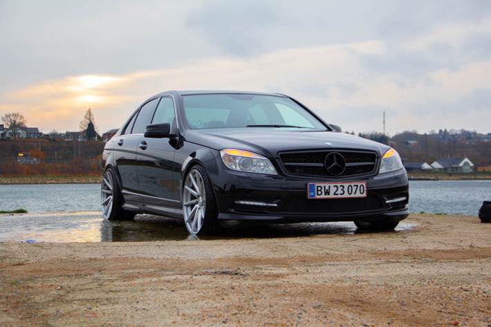 Sort Mercedes C350 fra 2010