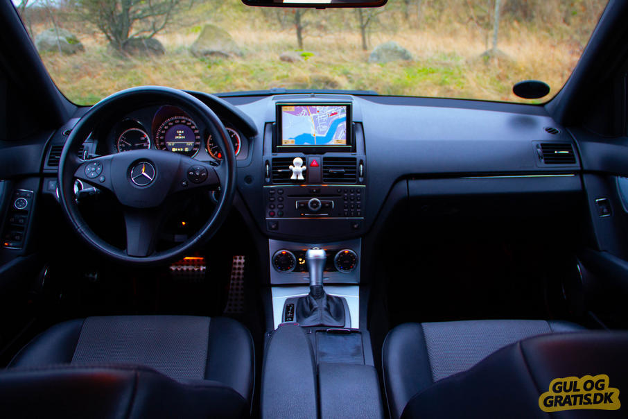 Sort Mercedes C350 fra 2010