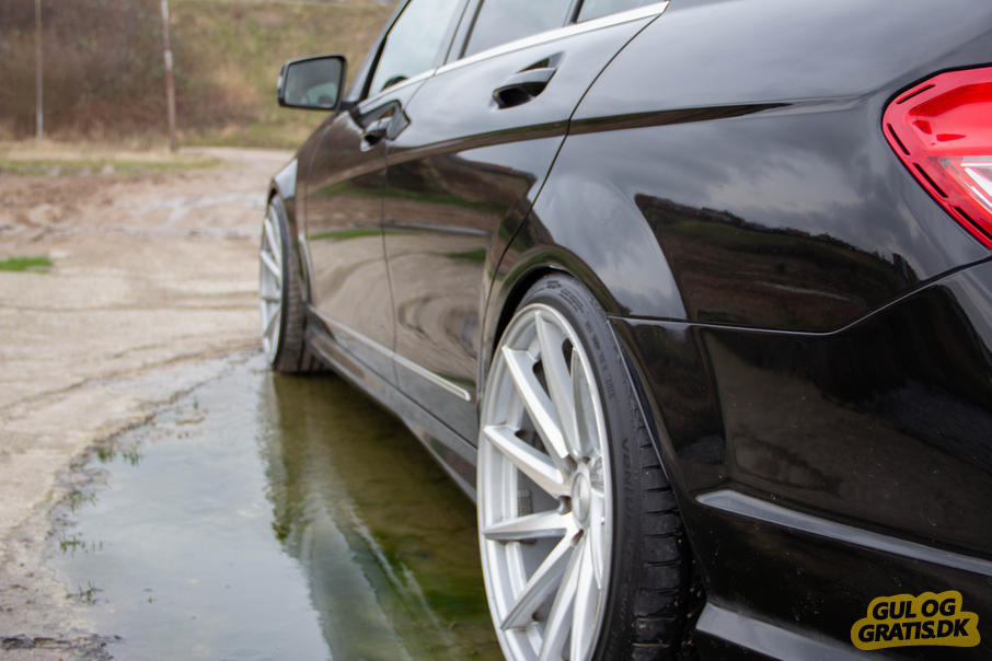Sort Mercedes C350 fra 2010