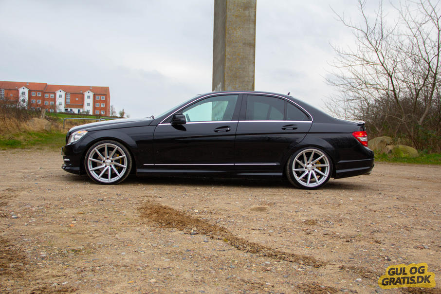 Sort Mercedes C350 fra 2010