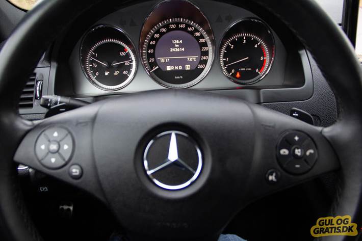Sort Mercedes C350 fra 2010