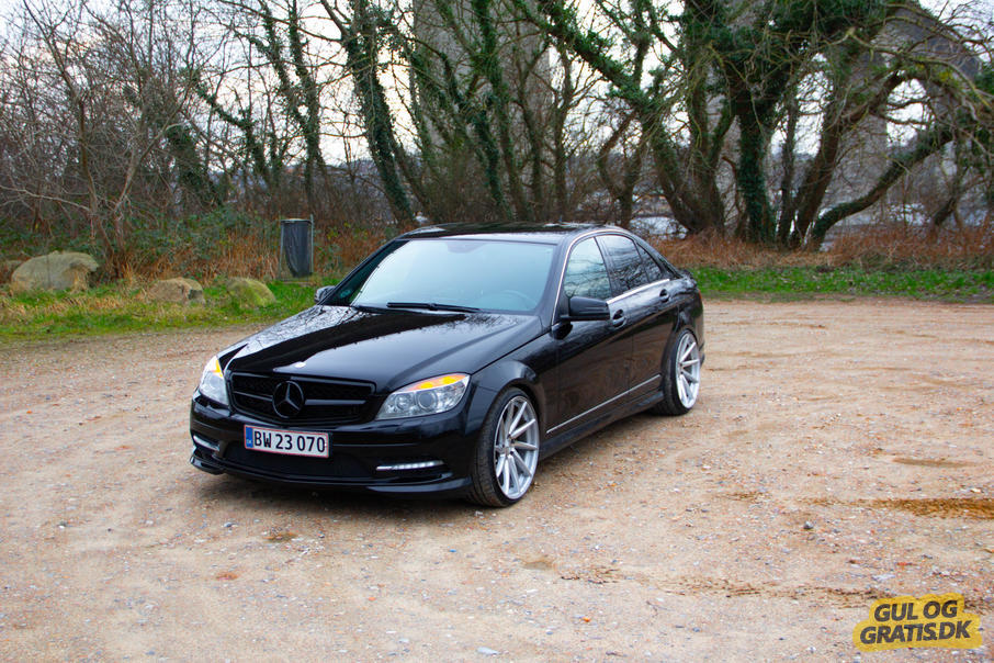 Sort Mercedes C350 fra 2010
