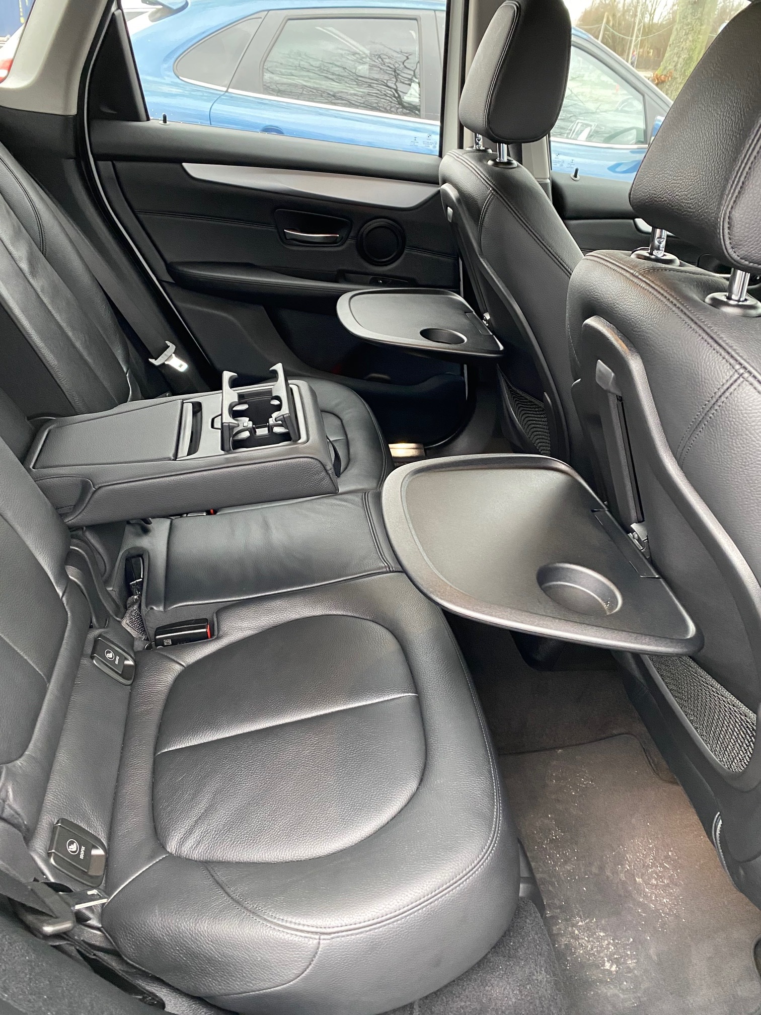 Hvid BMW 218d fra 2016