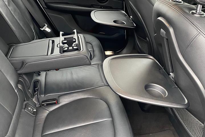Hvid BMW 218d fra 2016