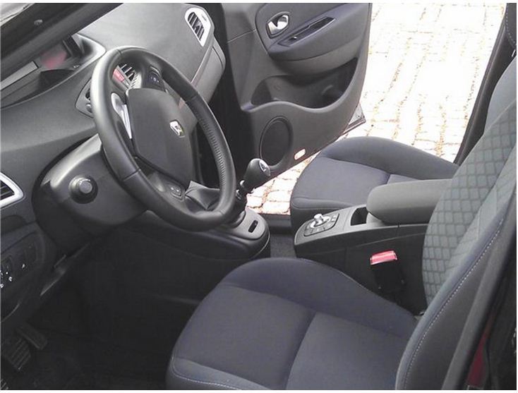 Sort Renault Grand Scénic fra 2010