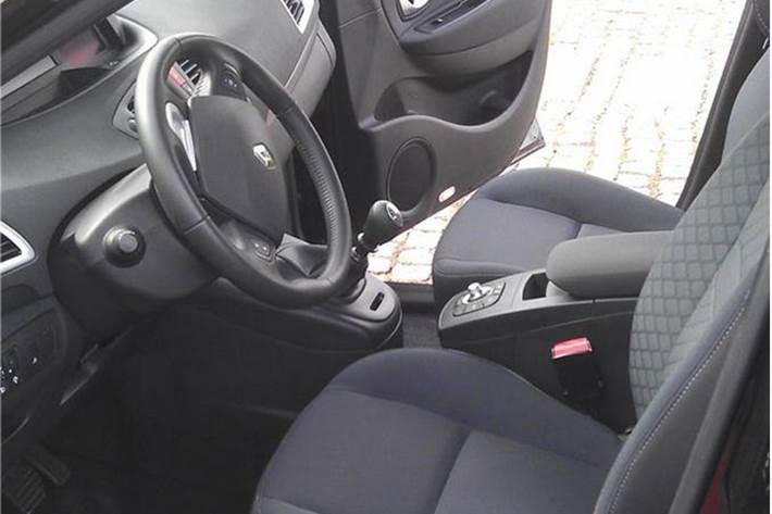 Sort Renault Grand Scénic fra 2010