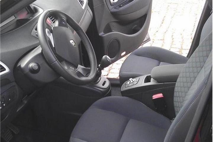 Sort Renault Grand Scénic fra 2010