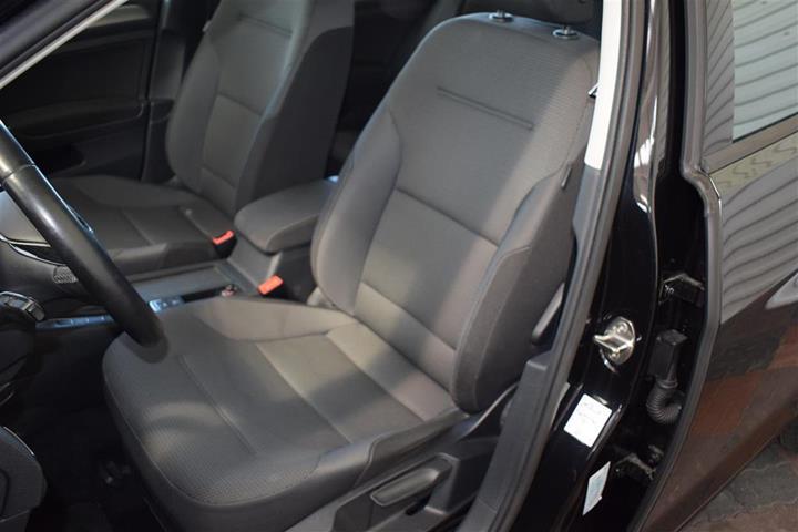 Sort VW Golf fra 2014