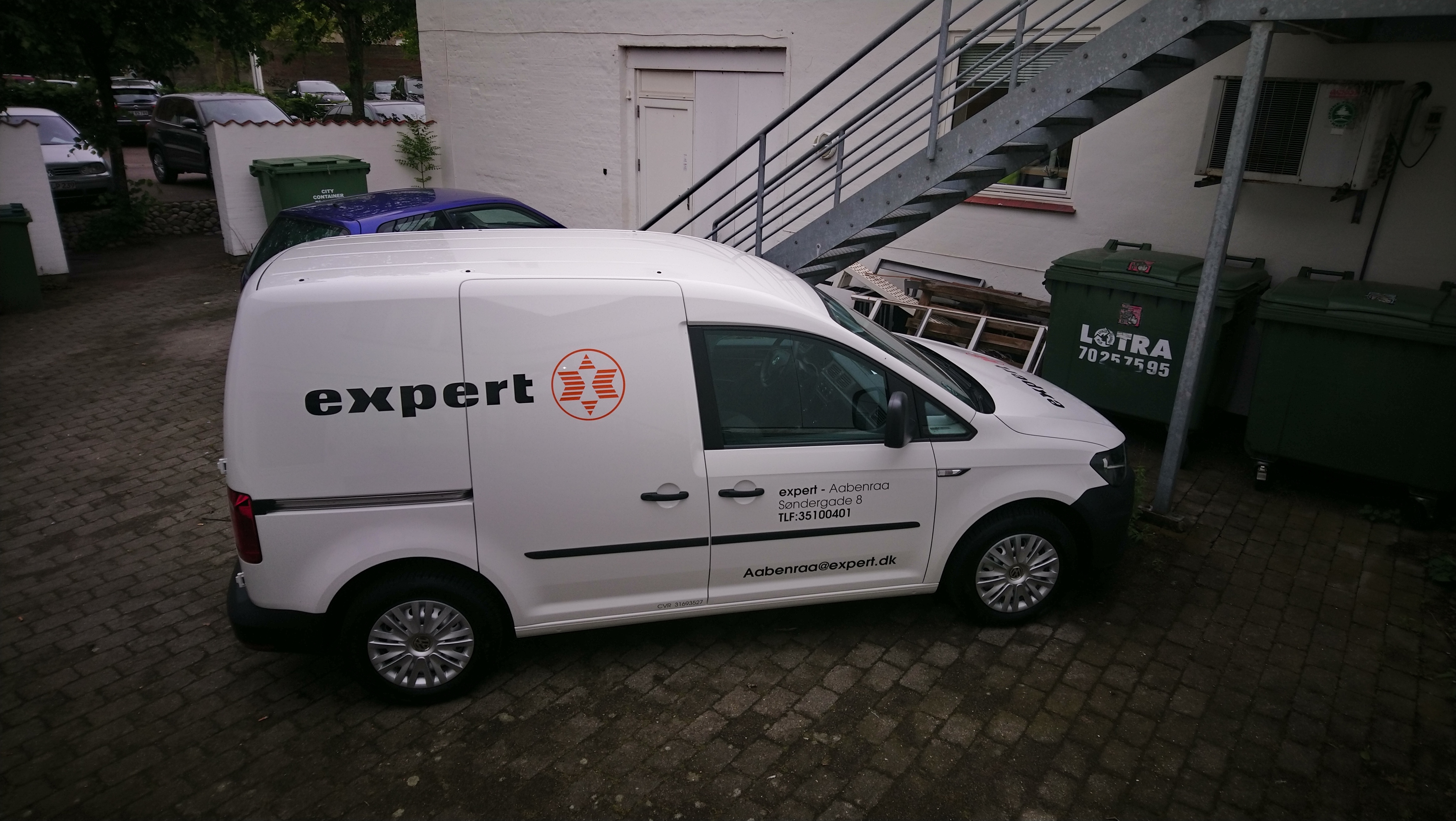 Hvid VW Caddy fra 2019