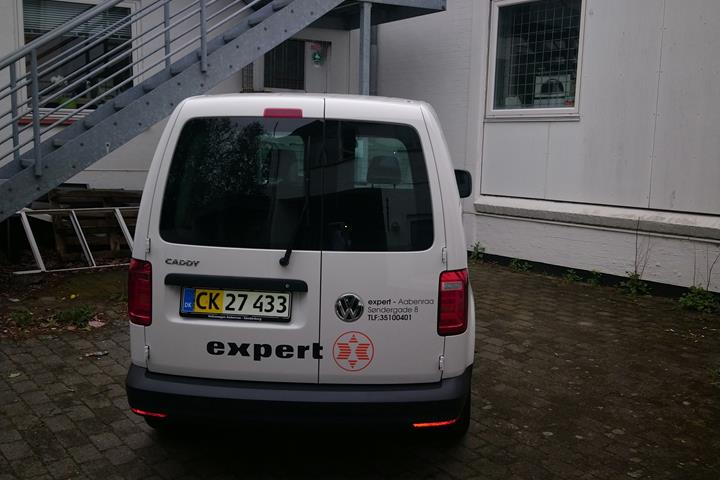 Hvid VW Caddy fra 2019
