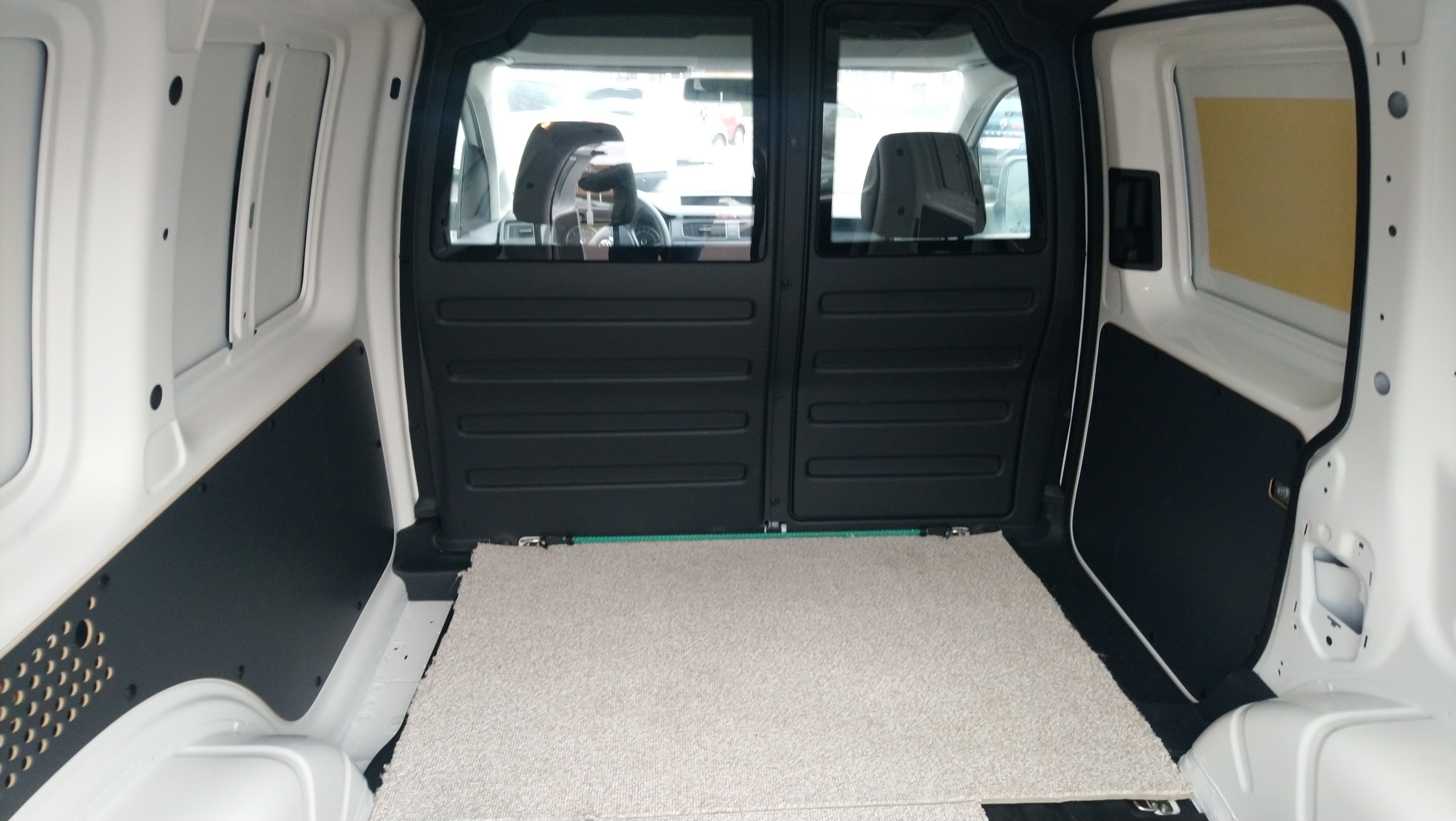 Hvid VW Caddy fra 2019