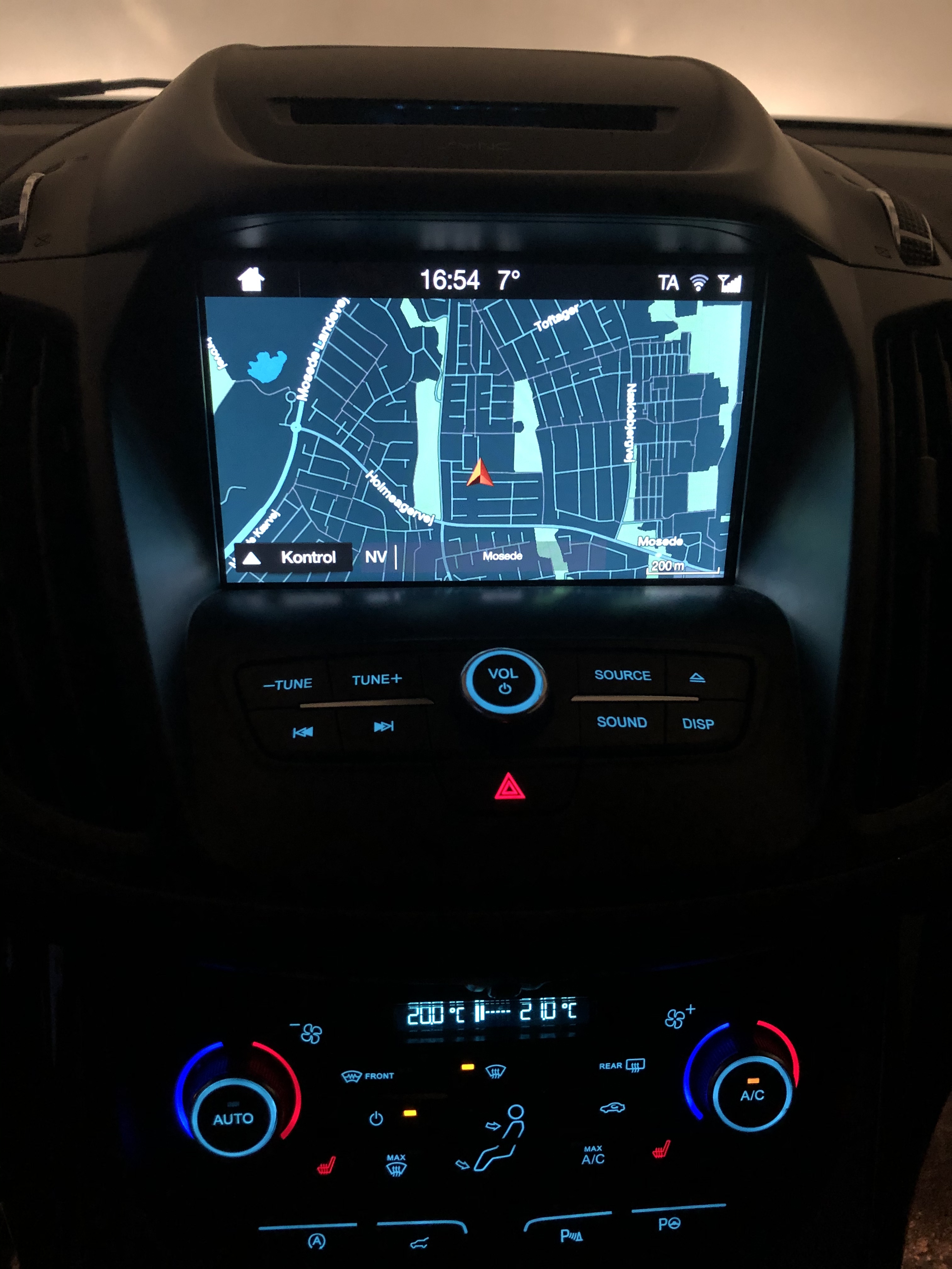 Grå Ford Kuga fra 2017