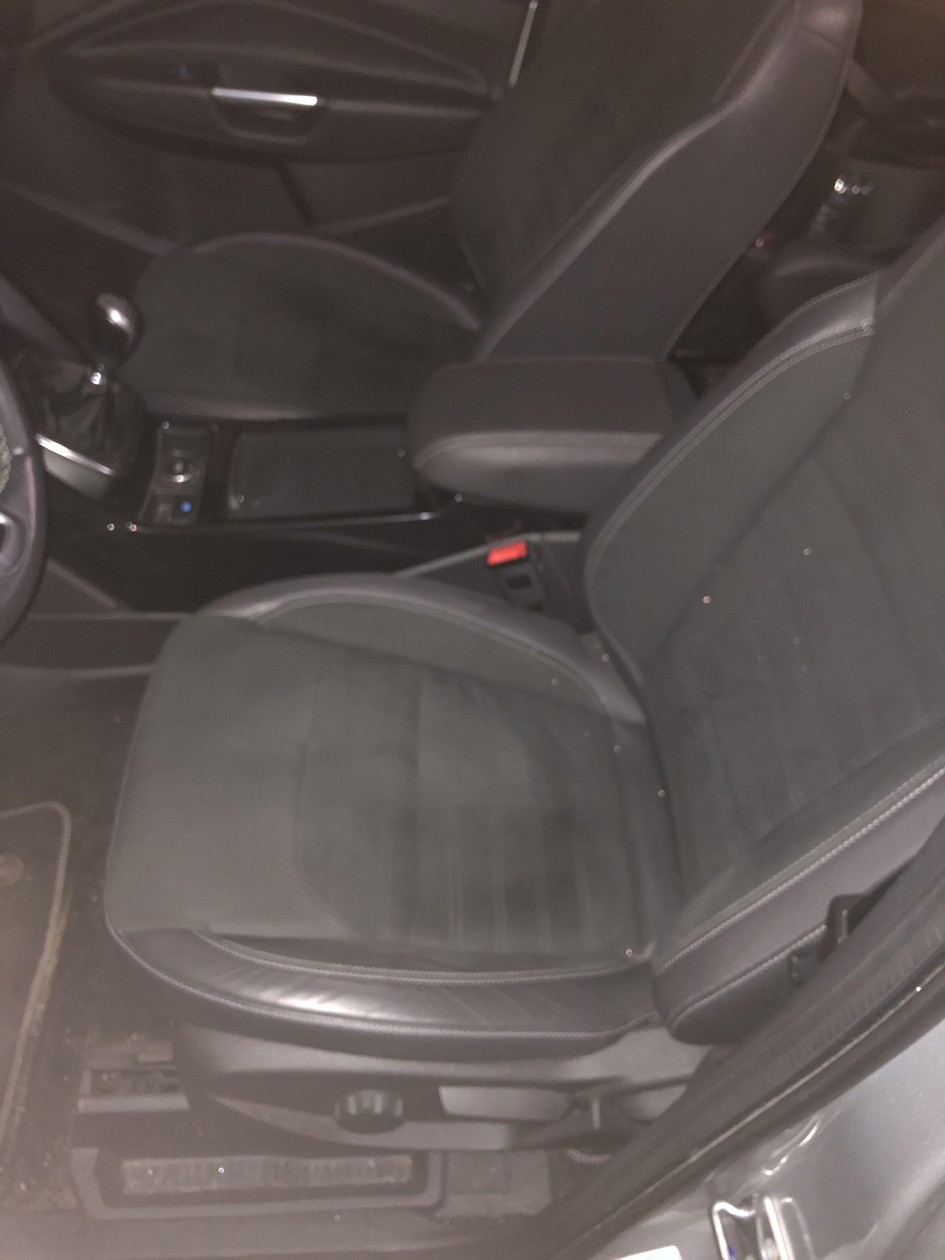 Grå Ford Kuga fra 2017