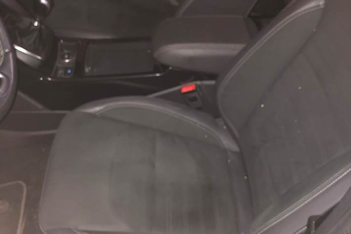 Grå Ford Kuga fra 2017